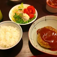 Snapdishの料理写真:初！手作りハンバーグ♡|さっささん