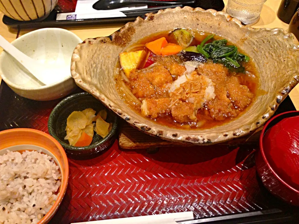 Snapdishの料理写真:チキン母さん煮定食|ｙｕｋａさん