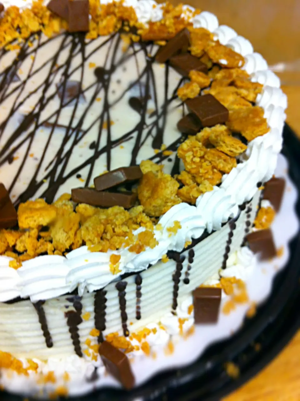 S'more ice cream cake|Sweet Country Creationsさん