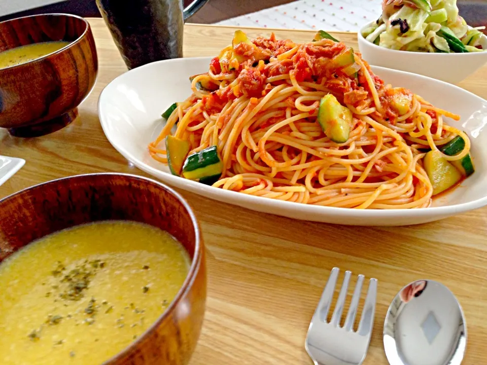 Snapdishの料理写真:トマトソースパスタ＆かぼちゃとじゃがいものポタージュ|Noriko Yamaguchiさん