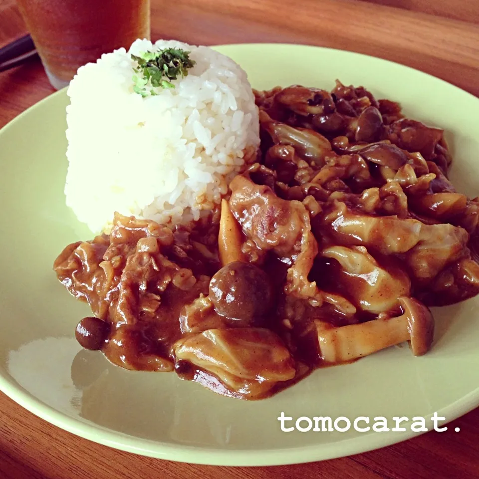 Snapdishの料理写真:柚子こしょう風味のキャベツと豚バラのカレー|tomocarat.さん