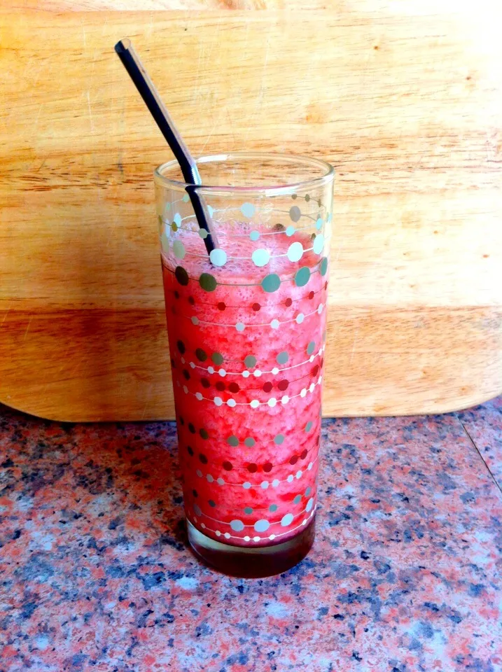 Strawberry, banana & cranberry Smoothie|Sian Wormaldさん