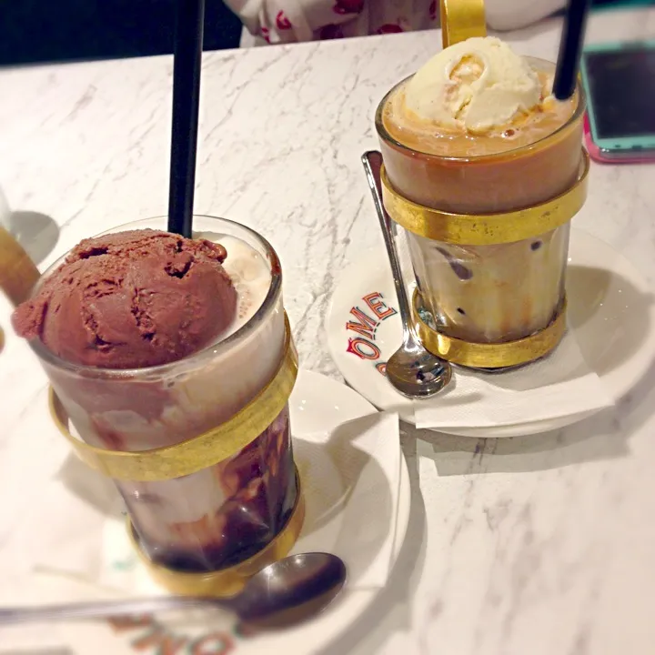 Iced chocolate and mocha. 😋|해리さん