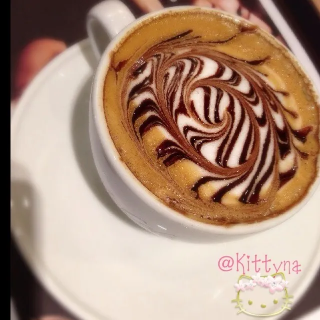 🎀ヽ(ω)ノ
Cappuccino ☕✨|🎀Kittyna🌸さん