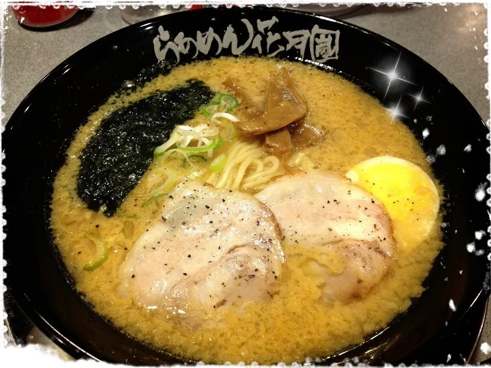 Snapdishの料理写真:嵐げんこつラーメン|Chakoさん