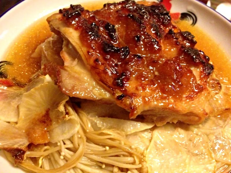 Grilled chicken leg marinated with yuzu miso on bed of enoki and daiko|Ong Sor Fernさん