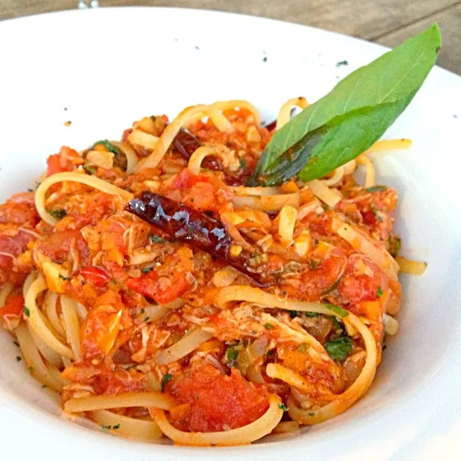 Spicy Tomato Basil Crab Meat Linguine|Pat Zaaさん