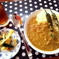 今日のまかない『グリーンチリ&ダルカレー』 ((●ﾟνﾟ)|インド料理ガンディ2さん