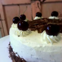 Snapdishの料理写真:black forest gateau|Jeanette Owさん