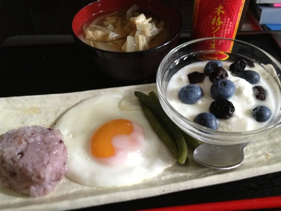 朝ごはん  今日は目玉焼き|ぽんたさん