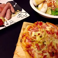 Snapdishの料理写真:カマンベール×ベーコンのジェノバPIZZA|umixxさん