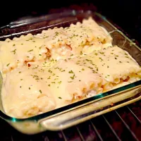 White chicken lasagna rolls.|heather templetonさん