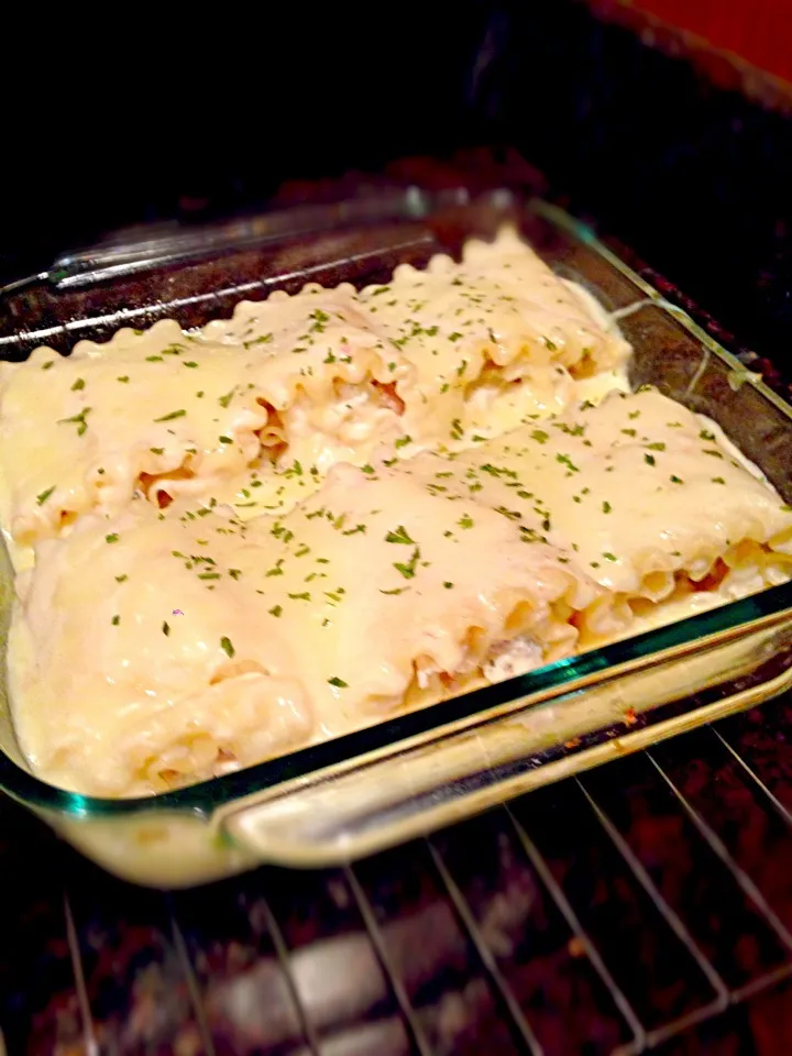 White chicken lasagna rolls.|heather templetonさん