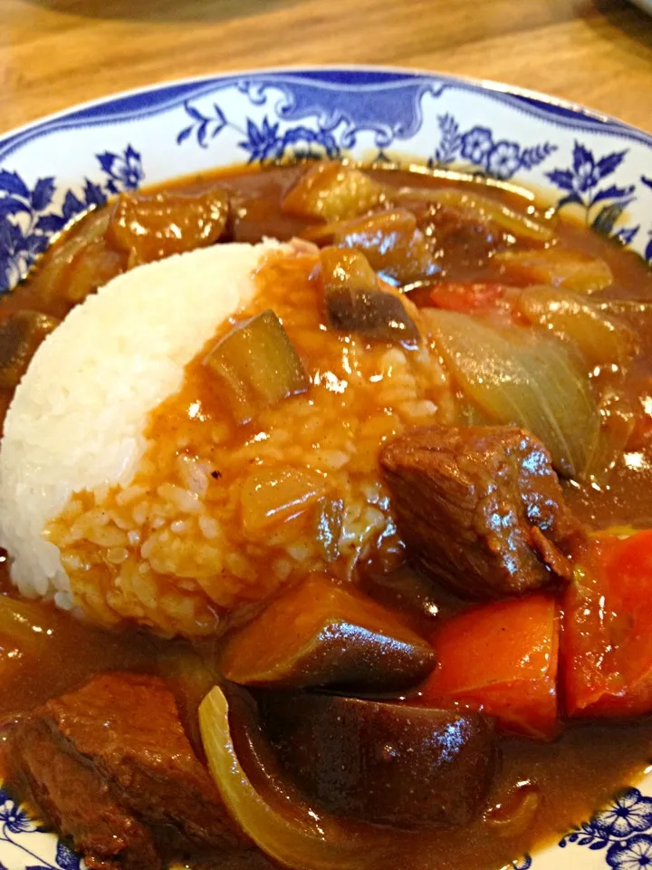 Snapdishの料理写真:茄子とトマトの夏カレー。娘の手作り！|Tomyさん