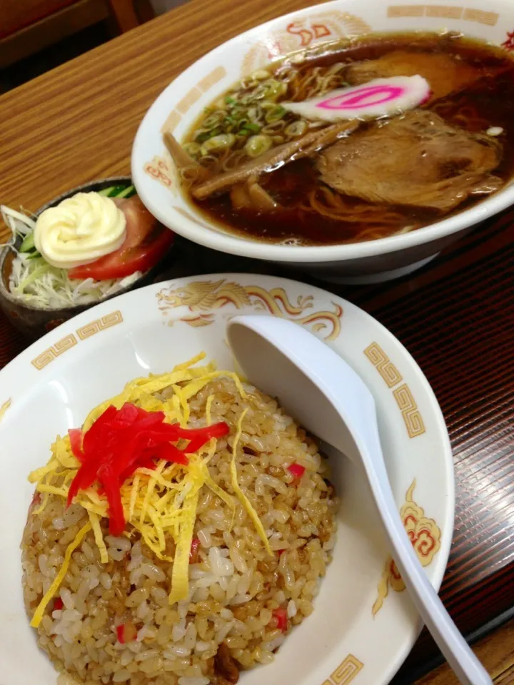 うまうま半チャンラーメンセット🍜|中さんさん