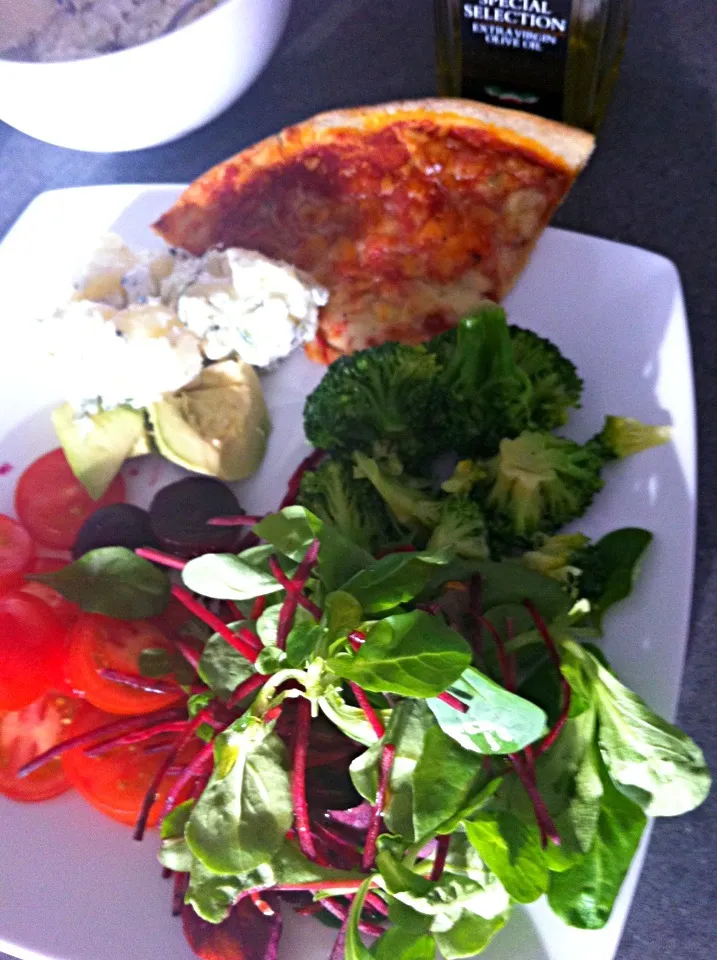 Snapdishの料理写真:Pizza, salad leaves, potato salad, broccoli, beets, tomatoe and avacado|🍓Jolejo🍓さん