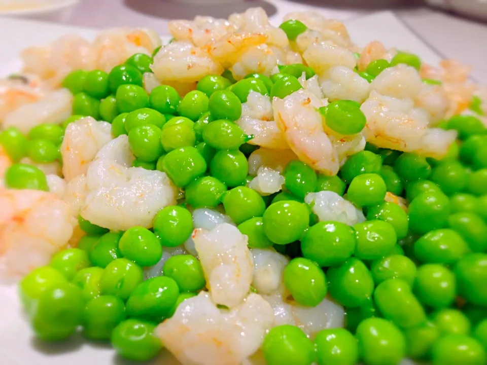 Pea with river shrimp (3mm-5mm) @ 上海鄉村|Larry Chuさん