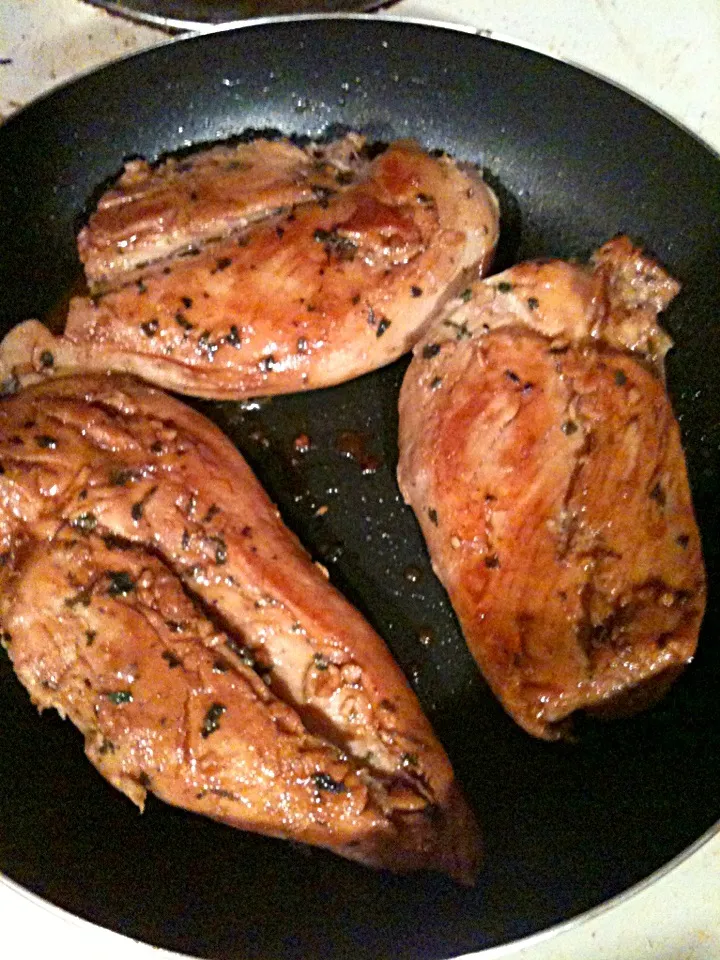 Boneless Chicken Breasts marinated in Bourbon, Brandy, Teriyaki, Garlic, Parsley|Sinjin Tigerさん