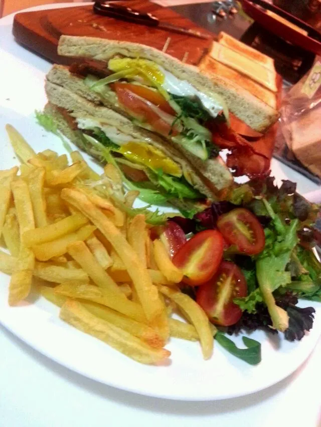 Club sandwich, roast chicken and pumpkin soup.|Juneさん