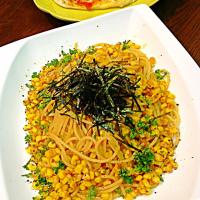 焼きとうもろこし味のパスタと生ハムピッツアღღ•̥̑ .̮ •̥̑).:*･ﾟ