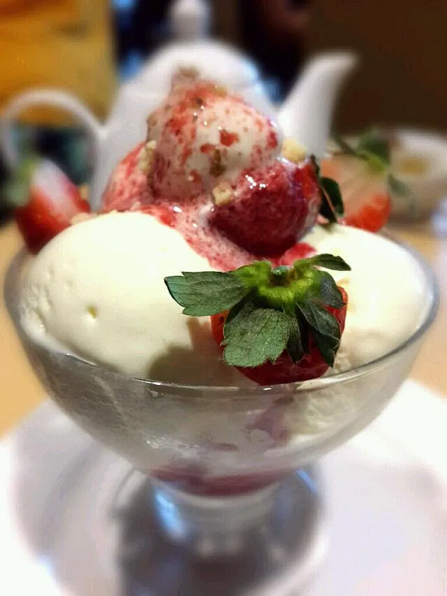 coupe cheese cake ice cream...dessert|Mira Foraldiさん