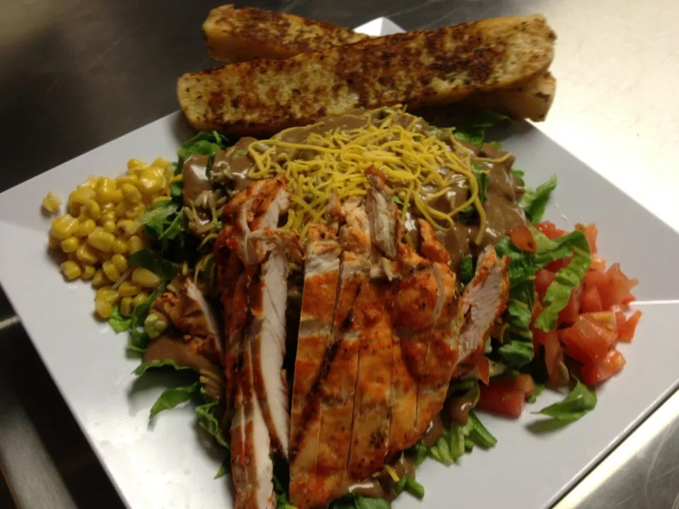 Grilled chicken and roasted corn salad with balsamic dressing|peggy waldonさん