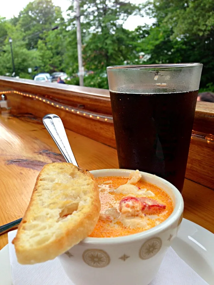 Lobster stew and Bar Harbor ale|Dean M Rogersさん