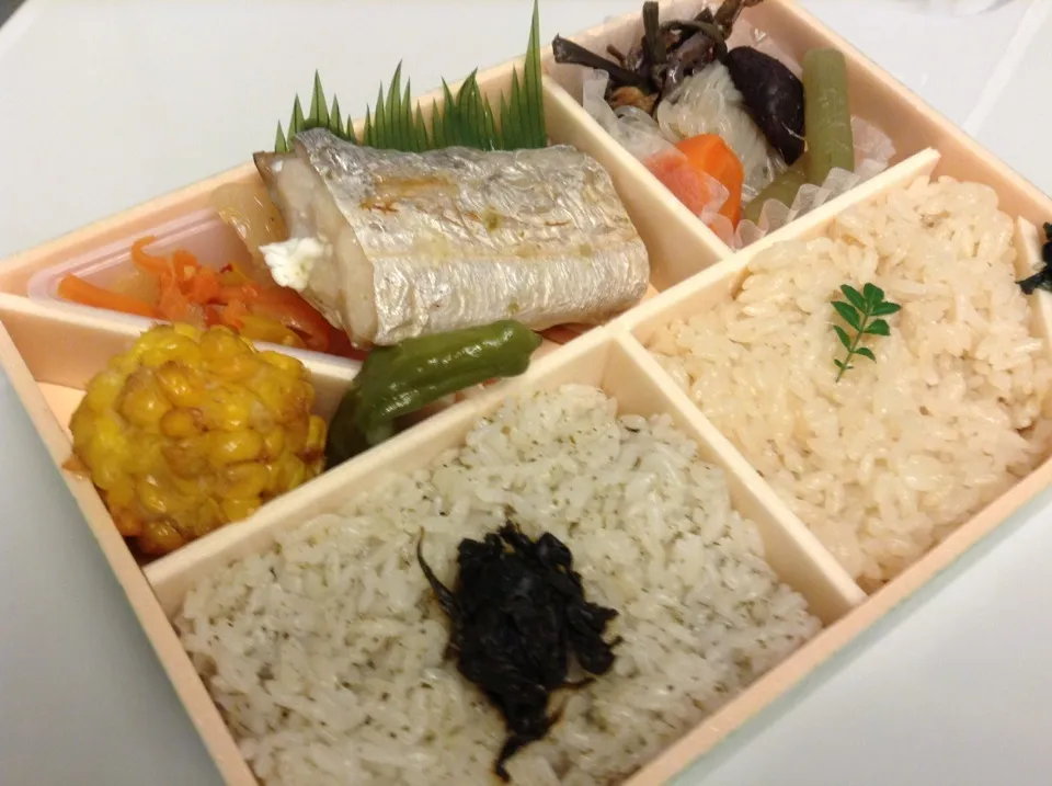 Snapdishの料理写真:初夏の行楽弁当（太刀魚柚子胡椒焼き）|SasaMasa213さん