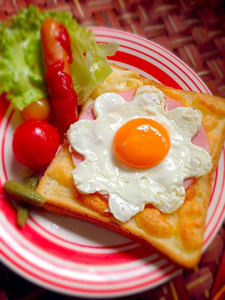 Flower fried egg toast🌸お花焼きトースト|🌈Ami🍻さん