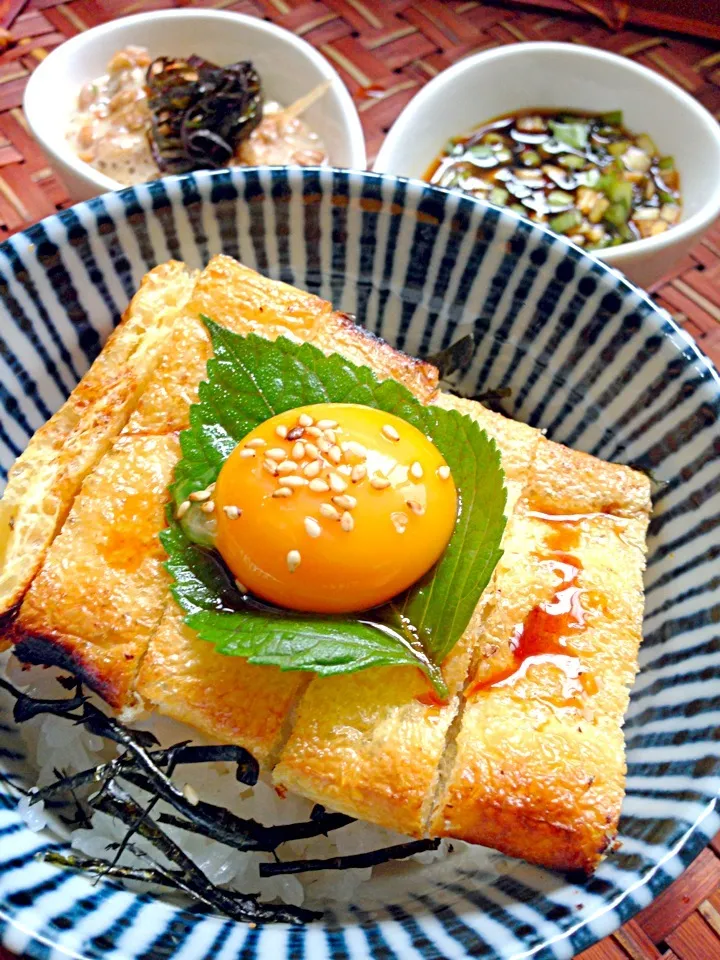 Sudap's deep-fried tofu Bowl😍sudapさんのこんがりきつね丼 ｶﾘx2とろ〜りの誘惑|🌈Ami🍻さん