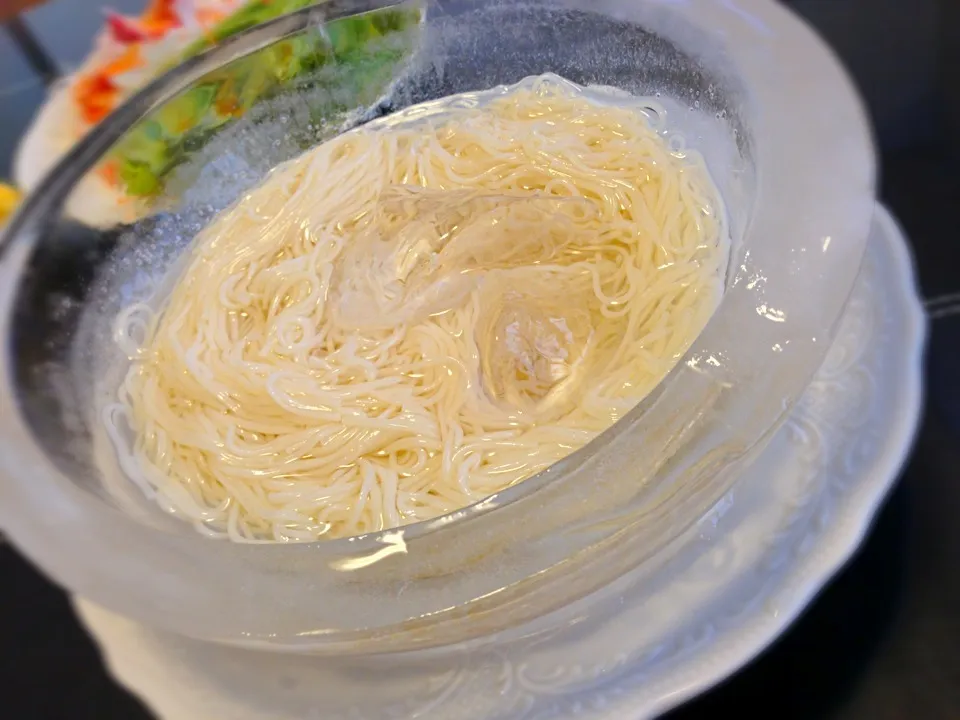 氷の器でそうめん|tomoeさん