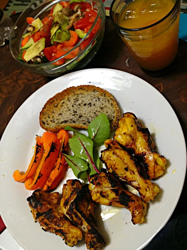 Barbecue chicken and avocado salad and sesame bread|elhamさん