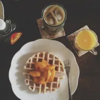 Snapdishの料理写真:Waffles with Peach Compote|Anneさん