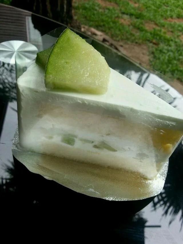 Melon Mousse Cake|Somrasri Sukhonthasapさん