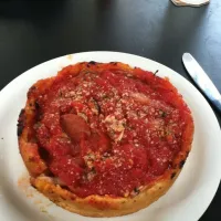 Chicago deep dish pizza|kellie holmstromさん