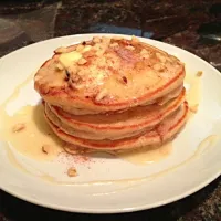 Cinnamon brown sugar pancakes with a butter vanilla glaze.|heather templetonさん