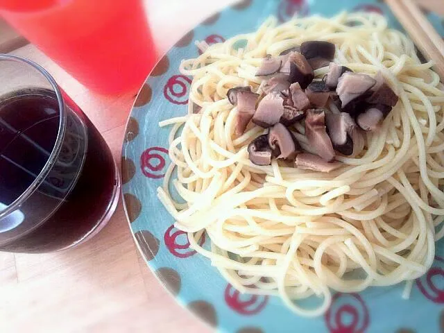 Snapdishの料理写真:つけ麺風パスタと手作りめんつゆ。|nomoto ayaさん