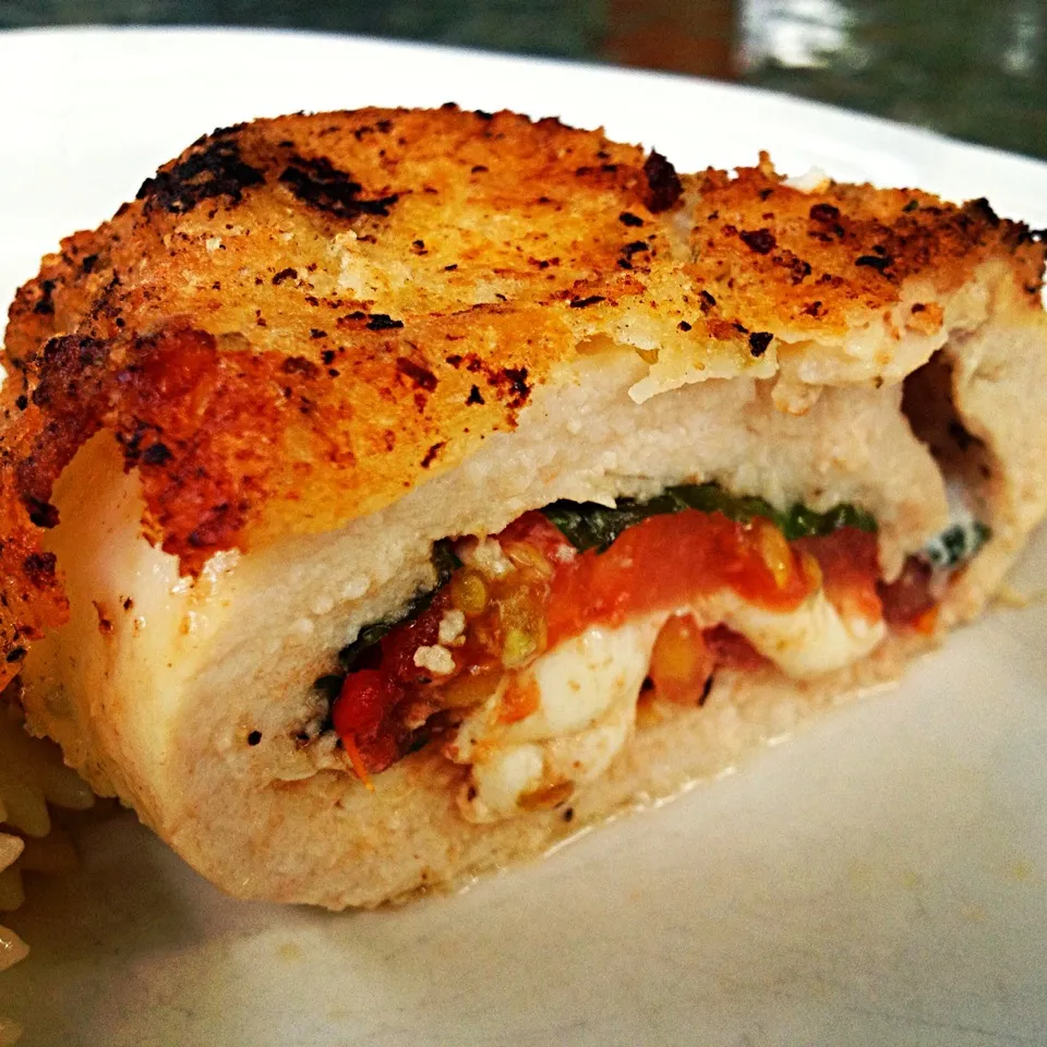 Tomato, Mozzarella & Basil Stuffed Chicken|Kasie Chapinさん