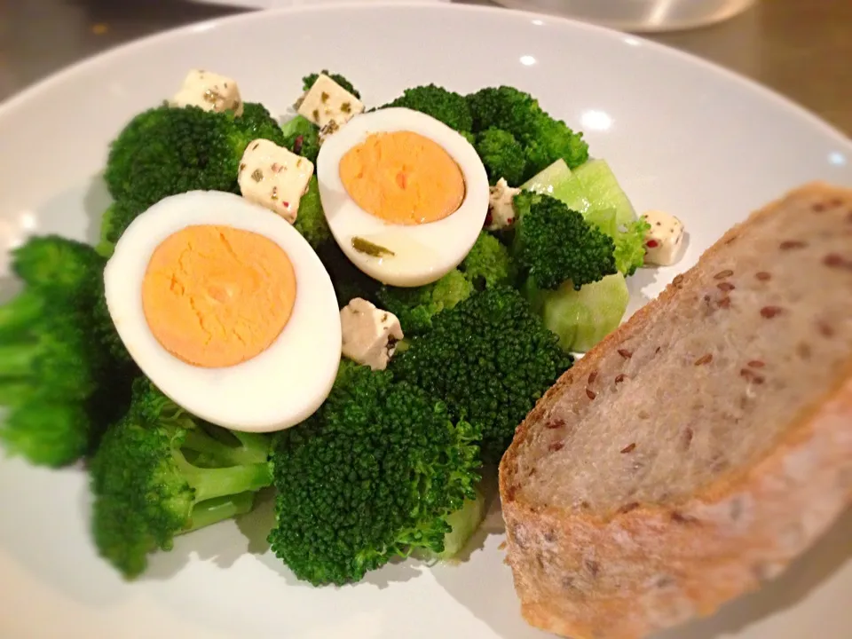 Breakfast with shiso dressed and cheese @ home|Larry Chuさん