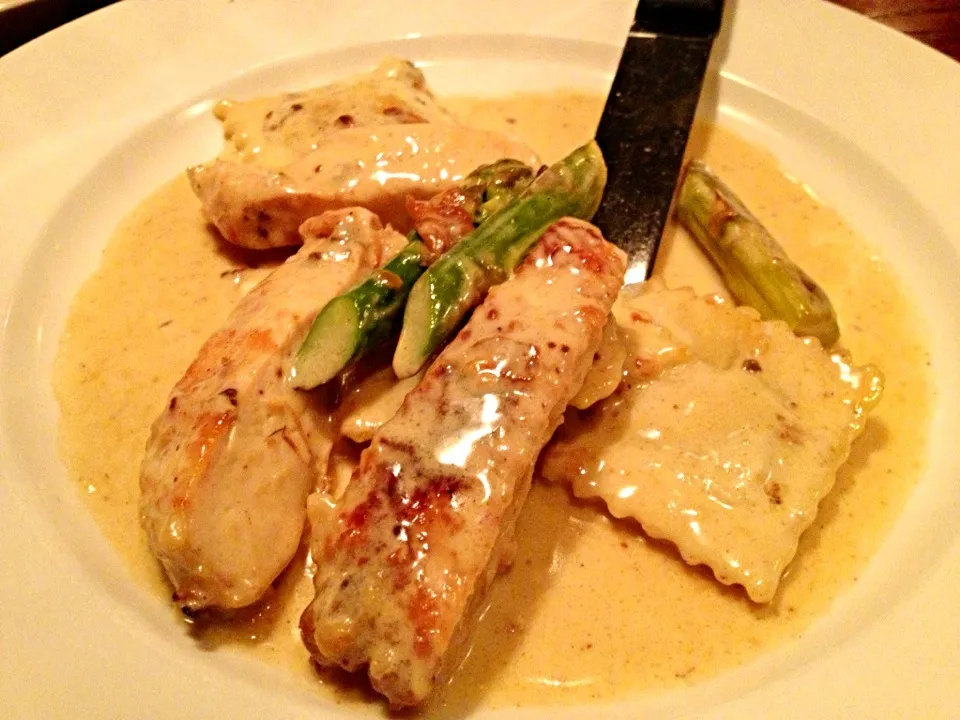 Snapdishの料理写真:Portabella Mushroom Ravioli with Chicken|Kasie Chapinさん