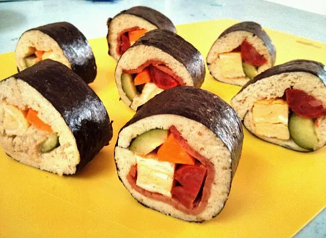 Snapdishの料理写真:wholemeal bread sushi roll|chow yin huiさん