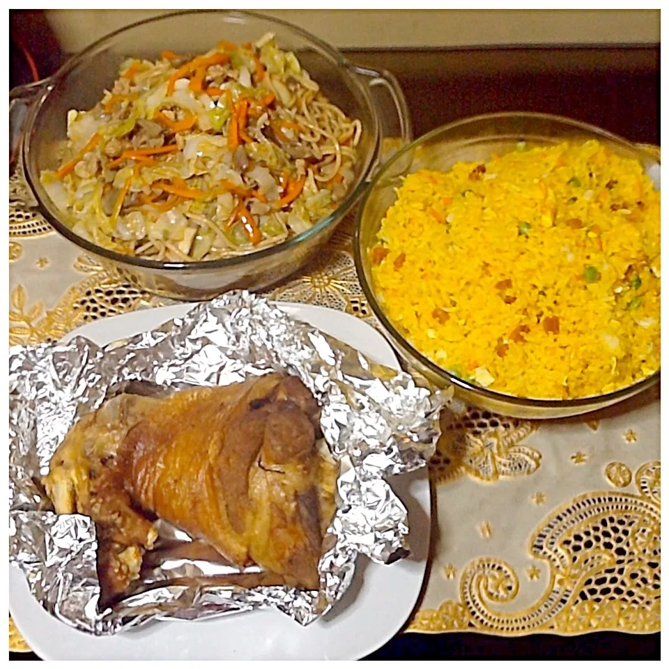 Lunch! Special Crispy Pata, Savory Pancit Canton & the Original Savory Fried Rice!|iamfem05さん