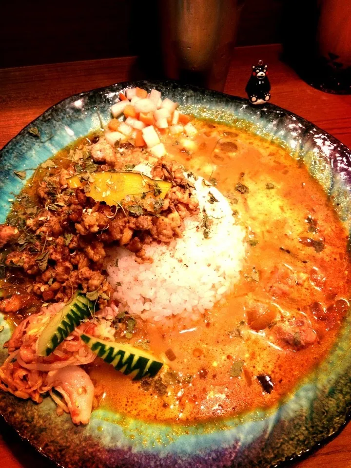 Snapdishの料理写真:ポージョカレー（チキンの魚介ベース・ココナッツミルク）にキーマWをトッピング！2013#212|大阪カレー部長さん