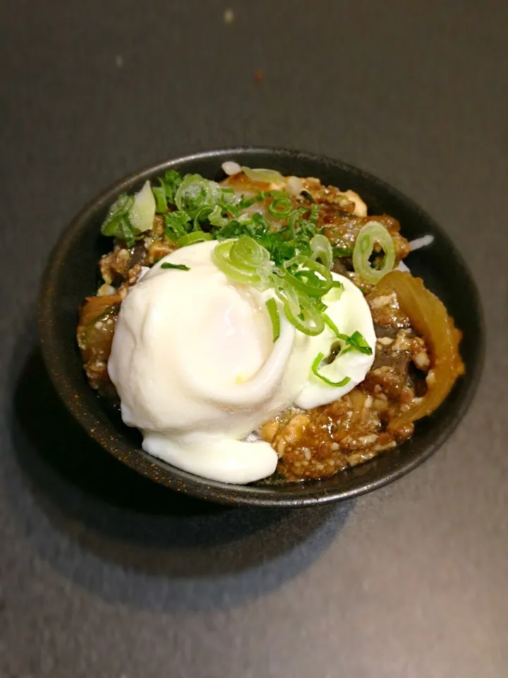 すき焼き丼|おまめさん