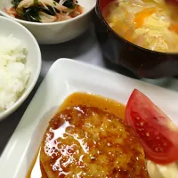 豆腐バーグ&カニカマとワカメの和え物&野菜たっぷりスープ|こつこつママさん