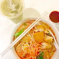 Snapdishの料理写真:Yong Taufu Laksa|Mawar Diyanah Hamdanさん