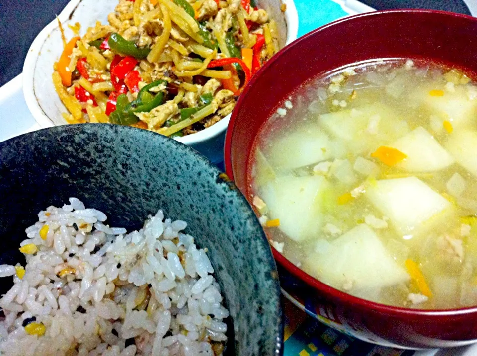 昨日の残り青椒肉絲に小かぶのスープも加えました🍴|ちょきさん