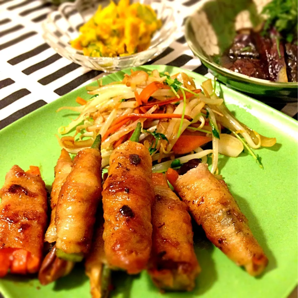 Snapdishの料理写真:豚肉野菜巻き🍀かぼちゃサラダ🍀茄子の生姜醤油和え🍀もやし炒め|mochaさん