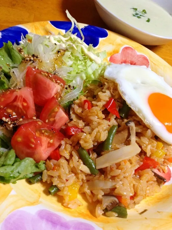 悶絶！イナバのレッドカレー缶で炊き込み御飯|カウンター嬢さん