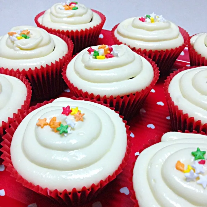 Red velvet with cream cheese frosting|Sweetaddictsさん